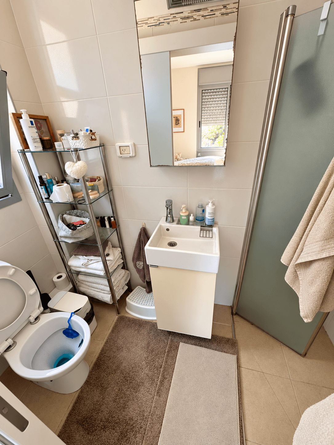 Ensuite: enhanced existing photograph, preserving the current layout and furnishings
